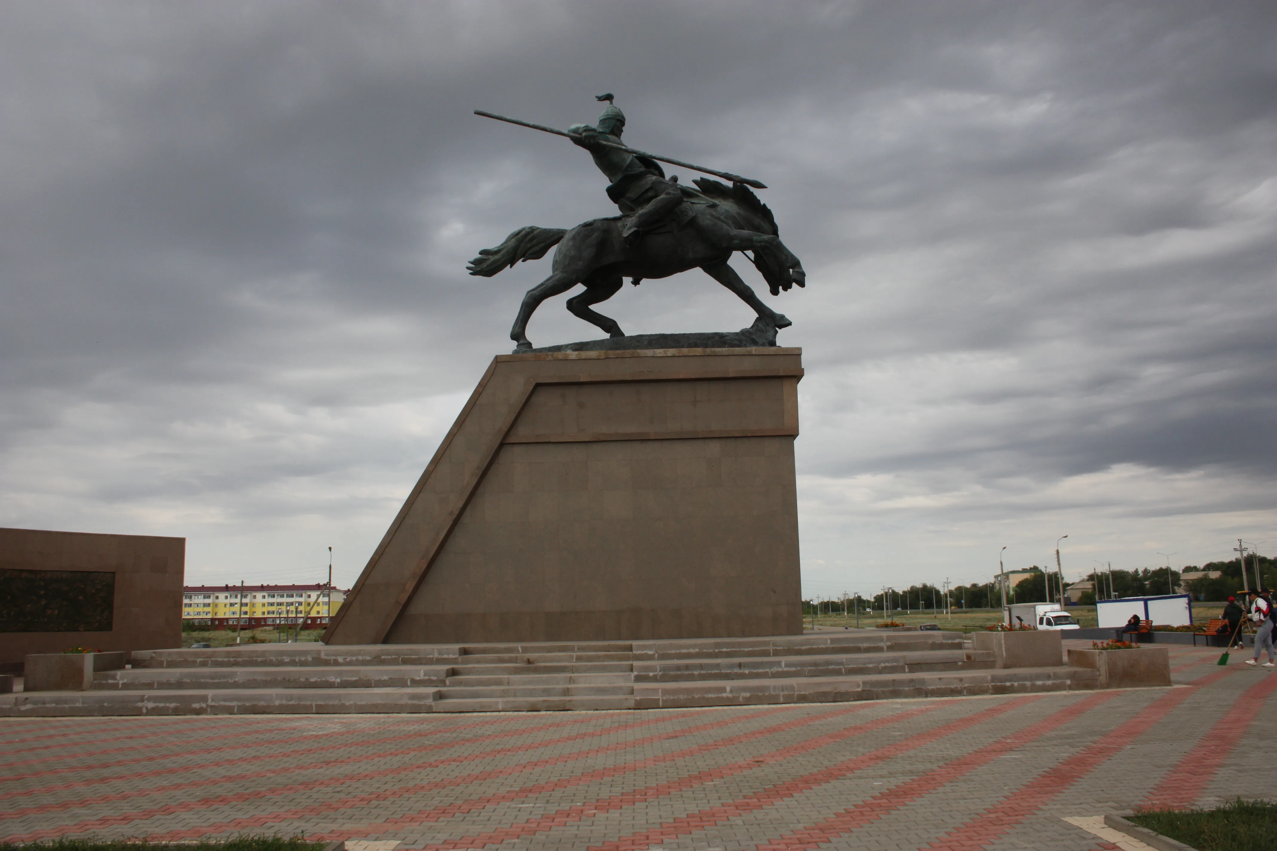 Есет батыр Көкіұлының ескерткіші