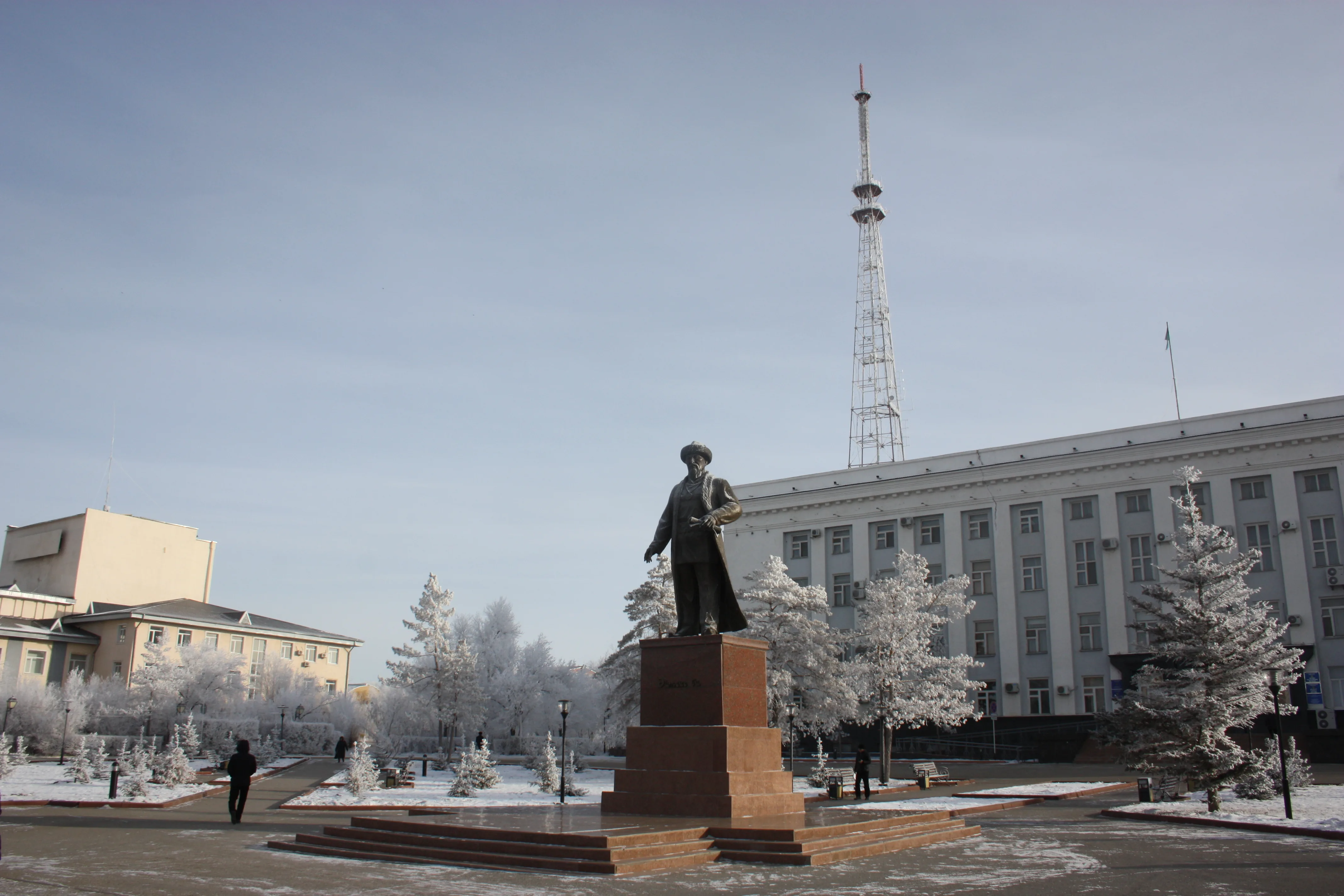 Әйтеке би ескерткіші