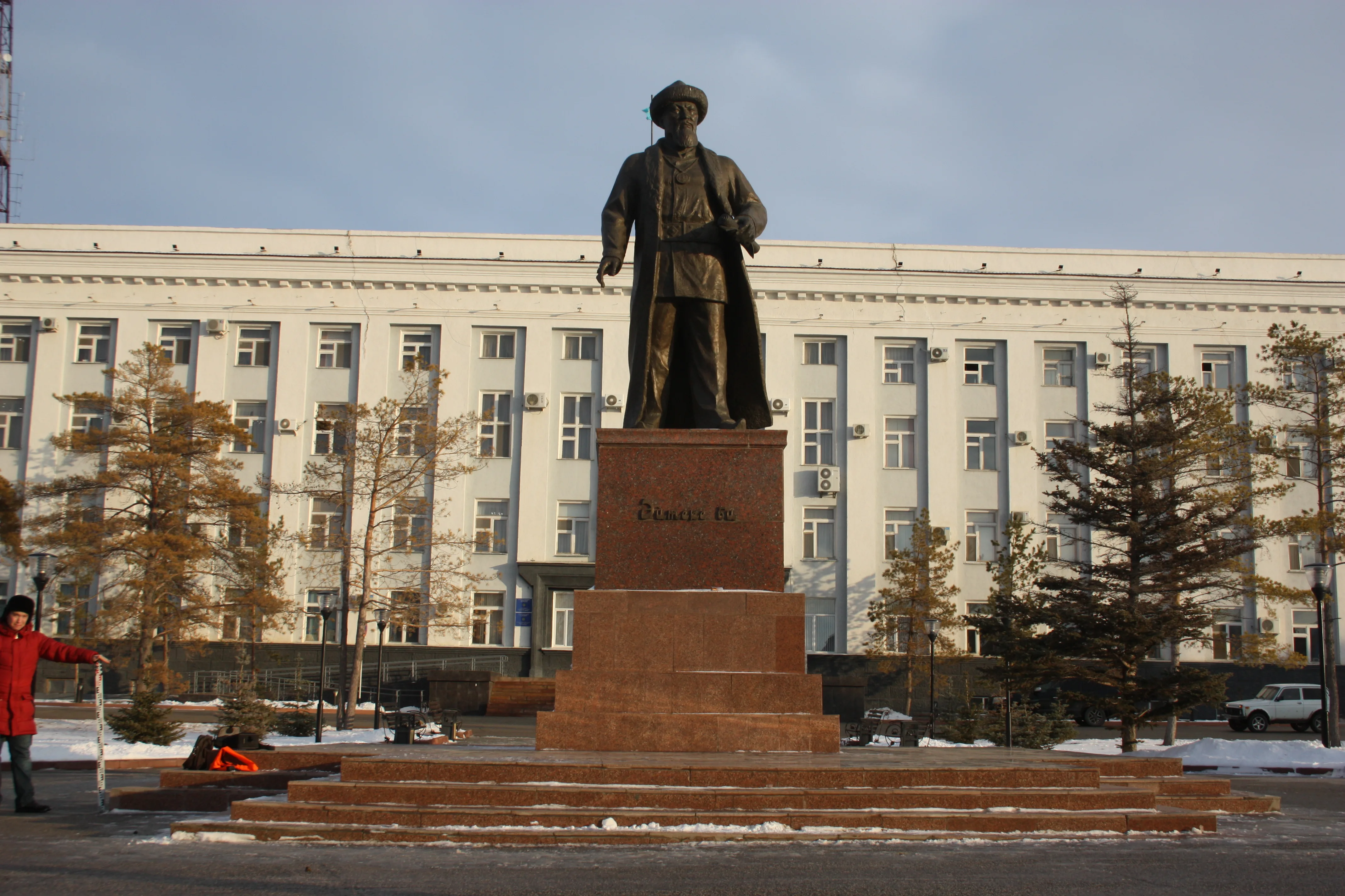 Әйтеке би ескерткіші